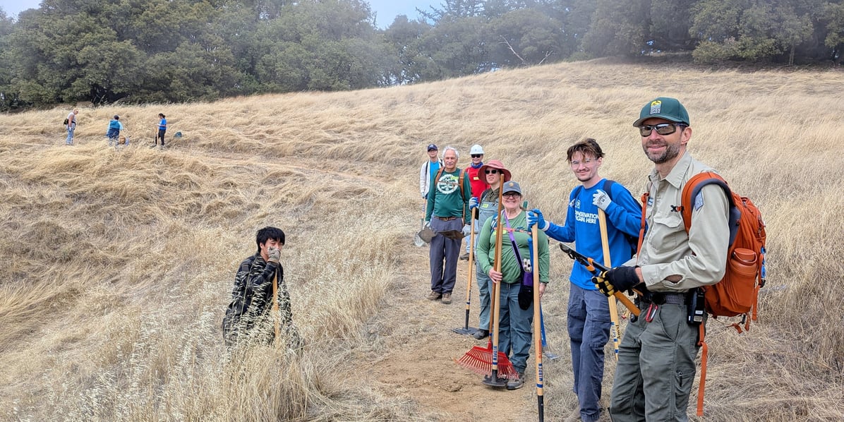 LR_Midpen_Shiva-Shenoy_trailwork-volunteers_20250927_173948503~2